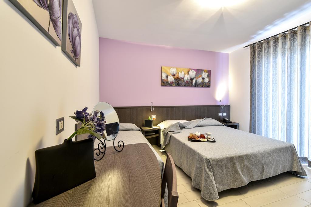 Comfort Triple Room